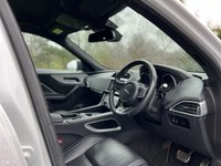 USED 2017 17 JAGUAR F-PACE 2.0 R-SPORT AWD 5d 178 BHP Privacy, NAV, DAB, Sensors