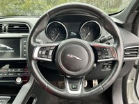 USED 2017 17 JAGUAR F-PACE 2.0 R-SPORT AWD 5d 178 BHP Privacy, NAV, DAB, Sensors