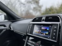 USED 2017 17 JAGUAR F-PACE 2.0 R-SPORT AWD 5d 178 BHP Privacy, NAV, DAB, Sensors
