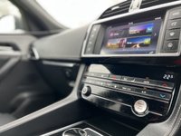 USED 2017 17 JAGUAR F-PACE 2.0 R-SPORT AWD 5d 178 BHP Privacy, NAV, DAB, Sensors