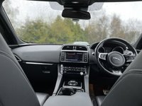 USED 2017 17 JAGUAR F-PACE 2.0 R-SPORT AWD 5d 178 BHP Privacy, NAV, DAB, Sensors