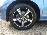 USED 2016 16 VOLVO XC60 2.4 D4 R-DESIGN LUX NAV AWD 5d 187 BHP www.suffolkcarcentre.co.uk - Located at Reydon