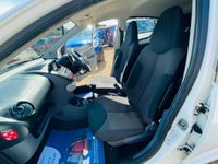 USED 2011 61 TOYOTA AYGO 1.0 VVT-I GO 5d 67 BHP FSH - 10 services and Sat Nav