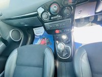 USED 2011 11 RENAULT CLIO 1.1 DYNAMIQUE TOMTOM 5 door Superb Low Mileage and Sat Nav