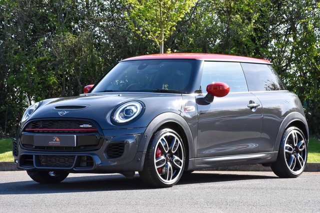 2019 69 MINI Hatch John Cooper Works 2.0 JOHN COOPER WORKS 3d 228 BHP
