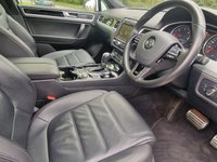 USED 2017 67 VOLKSWAGEN TOUAREG 3.0 V6 R-LINE PLUS TDI BLUEMOTION TECHNOLOGY 5d 259 BHP ZERO DEPOSIT FINANCE AVAILABLE