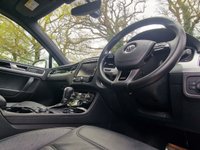 USED 2017 67 VOLKSWAGEN TOUAREG 3.0 V6 R-LINE PLUS TDI BLUEMOTION TECHNOLOGY 5d 259 BHP ZERO DEPOSIT FINANCE AVAILABLE