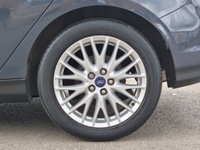 USED 2014 14 FORD FOCUS 1.6 ZETEC NAVIGATOR 5d 124 BHP Full FORD Service History  |  2 Owners From Brand New