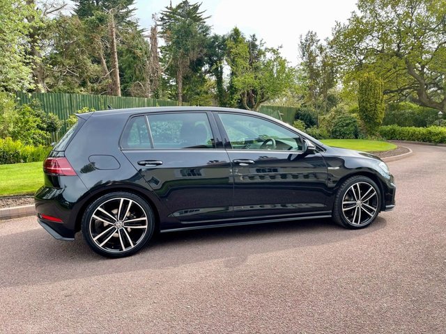 View our VOLKSWAGEN GOLF