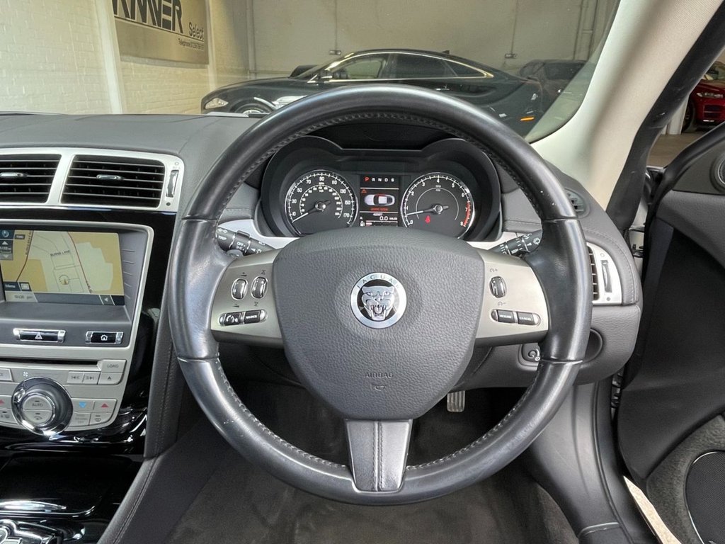 USED 2011 11 JAGUAR XK 5.0 XK 2d 385 BHP 