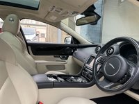 USED 2014 14 JAGUAR XJ 3.0 D V6 PORTFOLIO 4d 275 BHP 