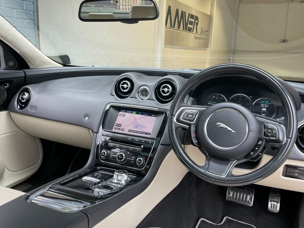 USED 2014 14 JAGUAR XJ 3.0 D V6 PORTFOLIO 4d 275 BHP 