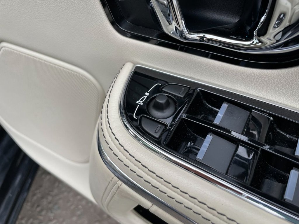 USED 2014 14 JAGUAR XJ 3.0 D V6 PORTFOLIO 4d 275 BHP 