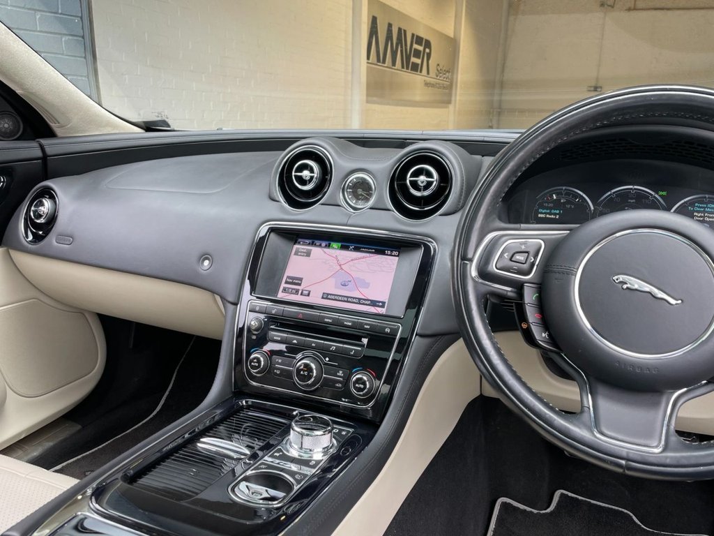 USED 2014 14 JAGUAR XJ 3.0 D V6 PORTFOLIO 4d 275 BHP 