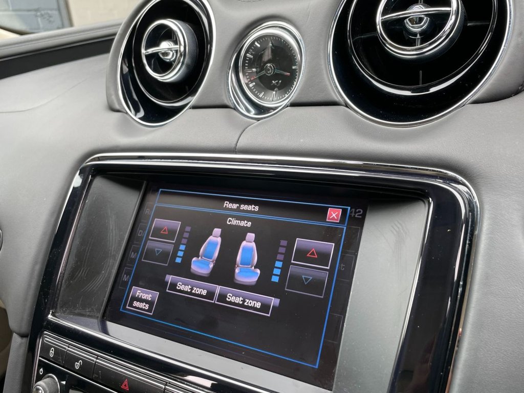USED 2014 14 JAGUAR XJ 3.0 D V6 PORTFOLIO 4d 275 BHP 