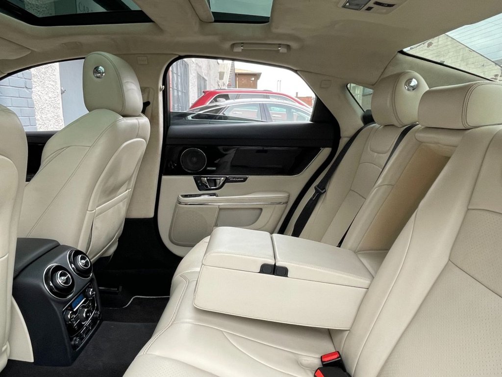 USED 2014 14 JAGUAR XJ 3.0 D V6 PORTFOLIO 4d 275 BHP 