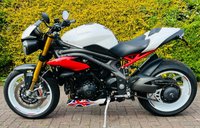 USED 2016 16 TRIUMPH SPEED TRIPLE 1050cc SPEED TRIPLE R 1050  Low Mileage / High Spec / Pristine Condition!