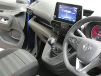 USED 2020 70 VAUXHALL COMBO LIFE 1.2 ENERGY XL S/S 5d 109 BHP 5 SEATS AIR CON CRUISE PARKING SENSORS