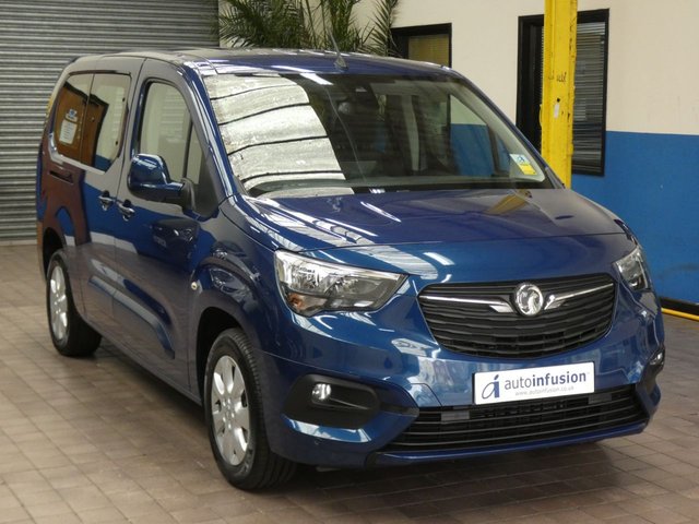 2020 70 Vauxhall Combo Life 1.2 ENERGY XL S/S 5d 109 BHP
