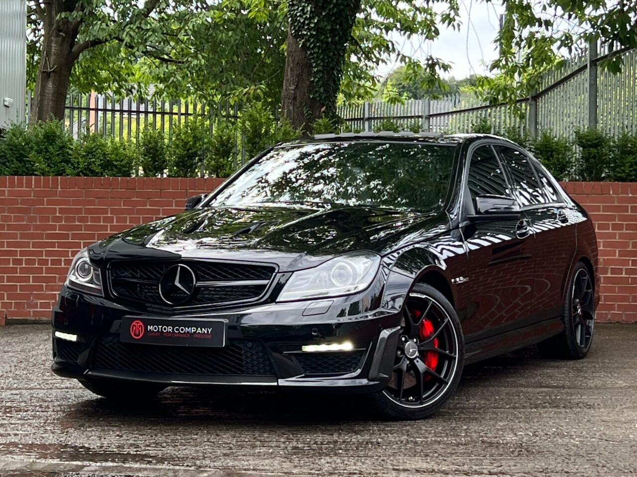 2013 63 MERCEDES-BENZ C-CLASS 6.3 C63 V8 AMG Edition 507 MCT 4dr