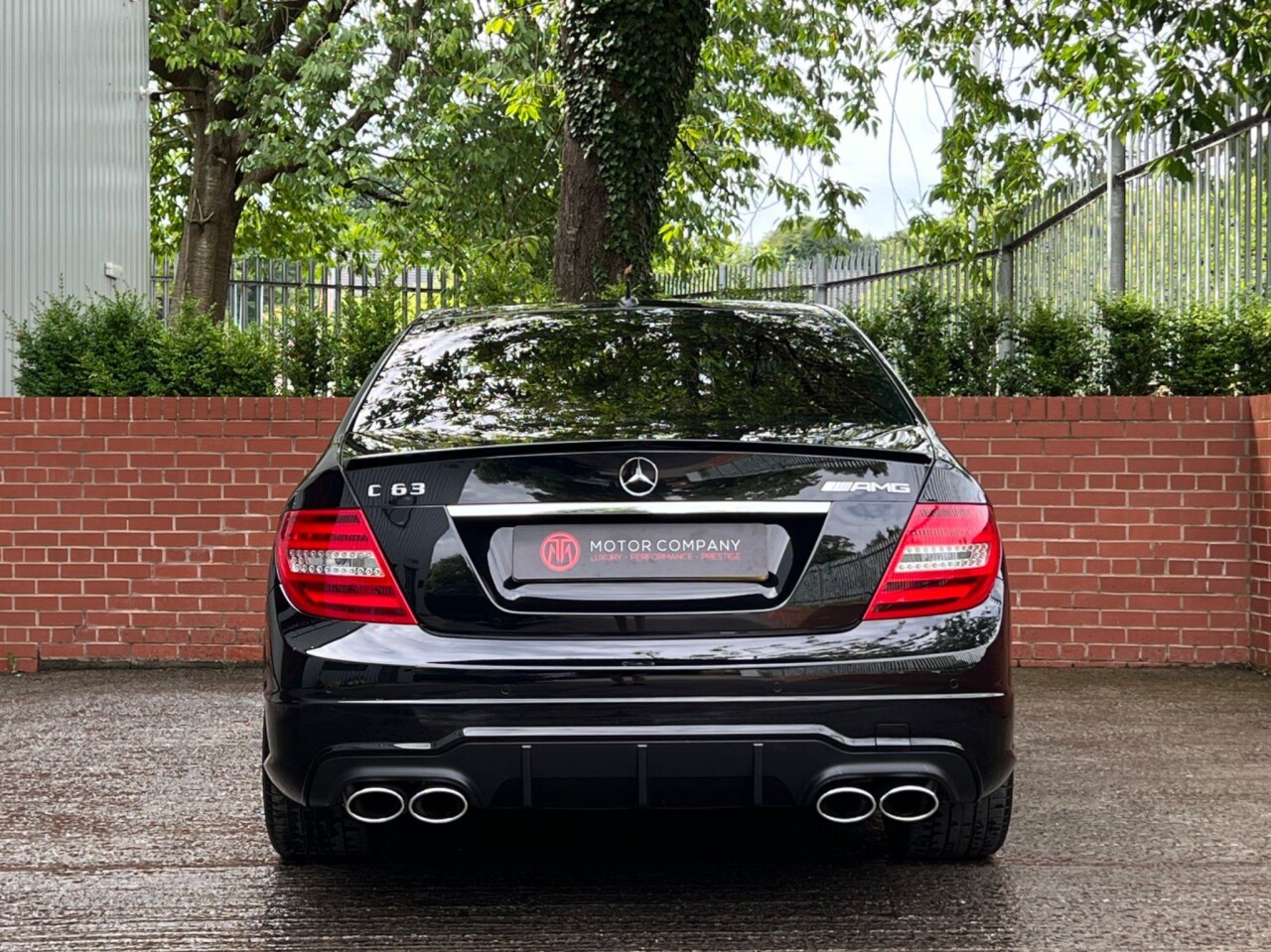 2013 63 MERCEDES-BENZ C-CLASS 6.3 C63 V8 AMG Edition 507 MCT 4dr