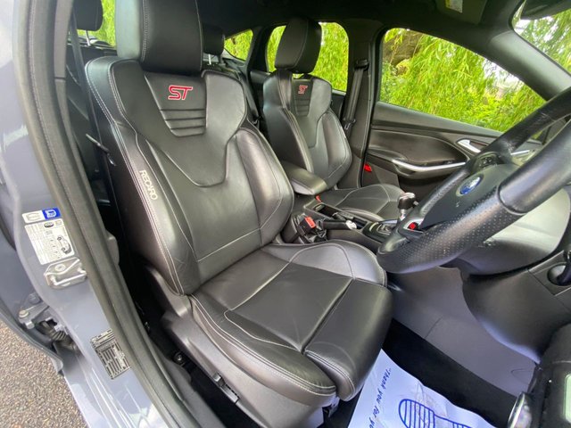 View our FORD FOCUS