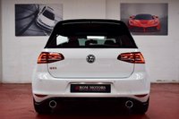 USED 2016 66 VOLKSWAGEN GOLF 2.0 GTI CLUBSPORT EDITION 40 3d 261 BHP PAN ROOF /  LEATHER / DYNAUDIO