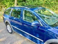 USED 2011 11 SKODA OCTAVIA 1.8 SCOUT TSI 5d 159 BHP 4X4 // 1 ELDERLY OWNERS FROM NEW//ONLY 39,000 MILES//PAN SUNROOF//HEATED FRONT SEATS//FRONT\REAR PARK SENSORS//DAY RUNNING LIGHTS//SPARE WHEEL//ULEZ COMPLIANT 159 BHP 4X4 // 1 ELDERLY OWNERS FROM NEW//ONLY 39,000 MILES//PAN SUNROOF//HEATED FRONT SEATS//FRONT\REAR PARK SENSORS//DAY RUNNING LIGHTS//SPARE WHEEL//ULEZ COMPLIANT