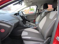 USED 2014 64 FORD FOCUS 1.0 ZETEC NAVIGATOR 5d 99 BHP FORD FOCUS 1.0 ZETEC NAVIGATOR 5d 99 BHP