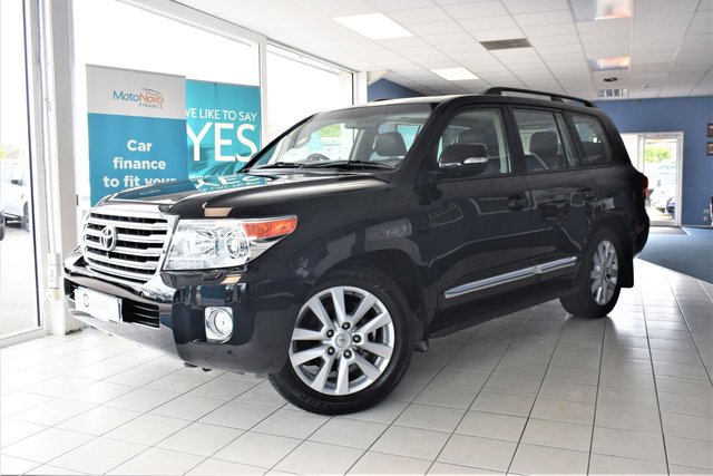 2012 62 Toyota Land Cruiser V8 4.5 D-4D V8 5d 268 BHP VERY LOW MILES BIG SPEC