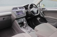 USED 2017 17 VOLKSWAGEN TIGUAN 2.0 SE NAV TDI BMT 4MOTION DSG 5d 148 BHP 1 Owner, Full VW History, Pan Roof, Apple Car Play, Parking Sensors, Power Tailgate, Dual Climate