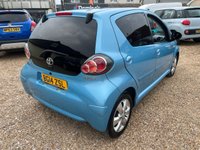 USED 2014 14 TOYOTA AYGO 1.0 VVT-I MOVE WITH STYLE 5d 68 BHP Stunning Napoli Blue 5 door with Sat Nav