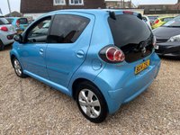 USED 2014 14 TOYOTA AYGO 1.0 VVT-I MOVE WITH STYLE 5d 68 BHP Stunning Napoli Blue 5 door with Sat Nav