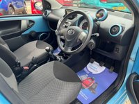 USED 2014 14 TOYOTA AYGO 1.0 VVT-I MOVE WITH STYLE 5d 68 BHP Stunning Napoli Blue 5 door with Sat Nav