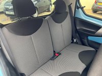 USED 2014 14 TOYOTA AYGO 1.0 VVT-I MOVE WITH STYLE 5d 68 BHP Stunning Napoli Blue 5 door with Sat Nav
