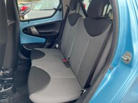 USED 2014 14 TOYOTA AYGO 1.0 VVT-I MOVE WITH STYLE 5d 68 BHP Stunning Napoli Blue 5 door with Sat Nav