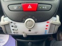 USED 2014 14 TOYOTA AYGO 1.0 VVT-I MOVE WITH STYLE 5d 68 BHP Stunning Napoli Blue 5 door with Sat Nav
