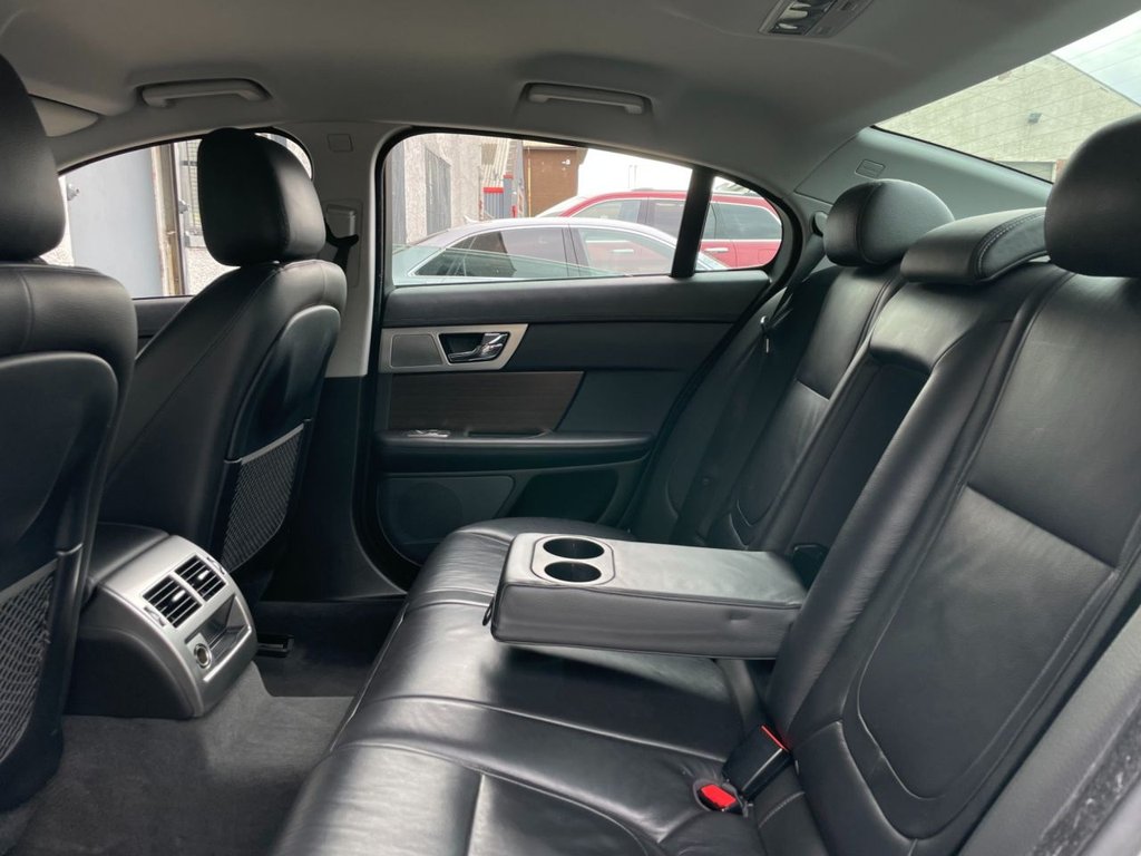 USED 2012 12 JAGUAR XF 2.2 D LUXURY 4d 190 BHP 