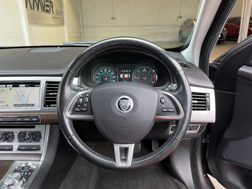 USED 2012 12 JAGUAR XF 2.2 D LUXURY 4d 190 BHP 