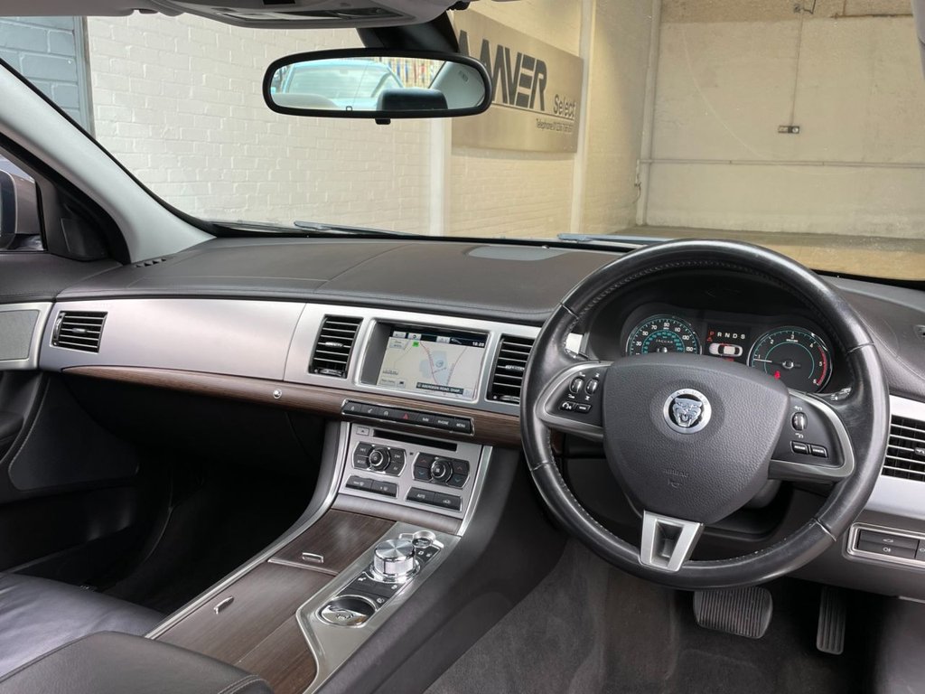 USED 2012 12 JAGUAR XF 2.2 D LUXURY 4d 190 BHP 