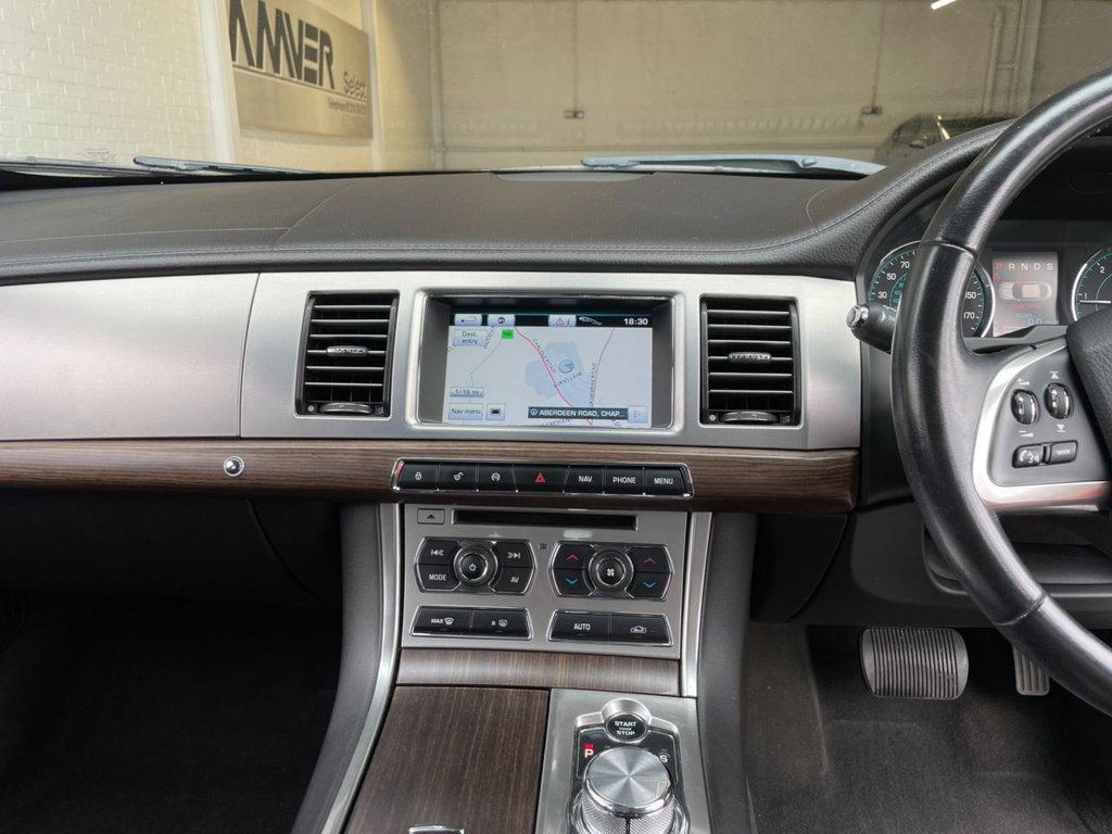 USED 2012 12 JAGUAR XF 2.2 D LUXURY 4d 190 BHP 