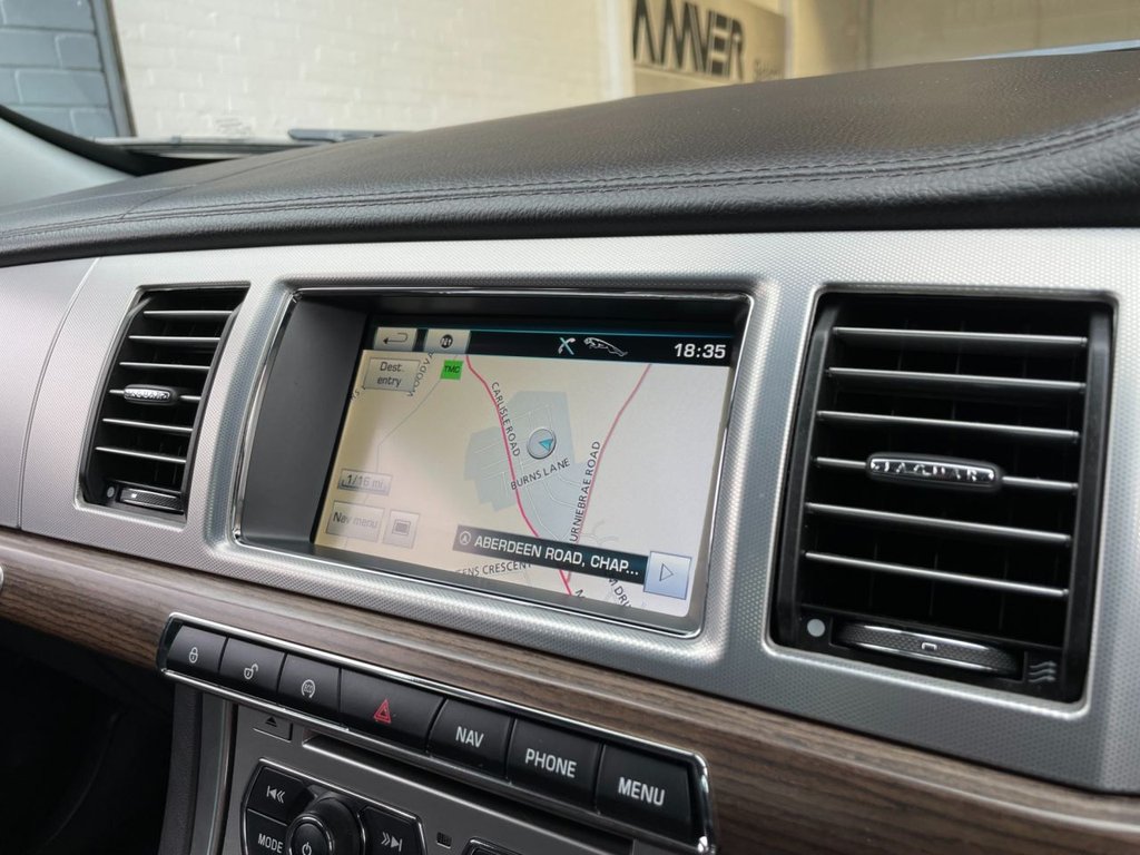 USED 2012 12 JAGUAR XF 2.2 D LUXURY 4d 190 BHP 