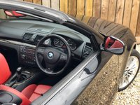 USED 2009 59 BMW 1 SERIES 2.0 120I M SPORT 2d 168 BHP CORAL RED LEATHER SEATS + FRONT & REAR PARKING SENSORS + CONVERTIBLE WITH BLACK ROOF + APRIL 2023 MOT