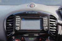 USED 2015 65 NISSAN JUKE 1.2 ACENTA PREMIUM DIG-T 5d 115 BHP 7 Service Stamps, Reversing Camera, 17" Black Alloys, Satellite Navigation, Bluetooth, Privacy Glass