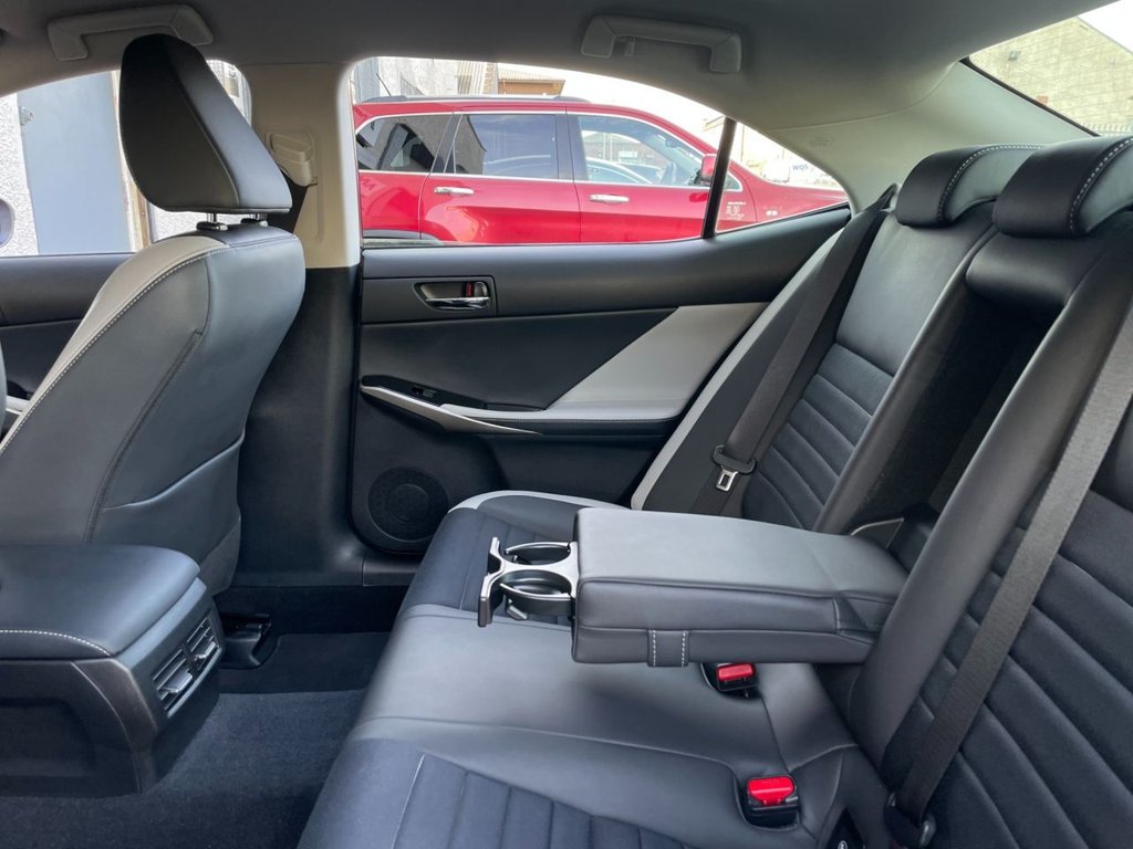 USED 2017 17 LEXUS IS 2.5 300H SPORT 4d 179 BHP 