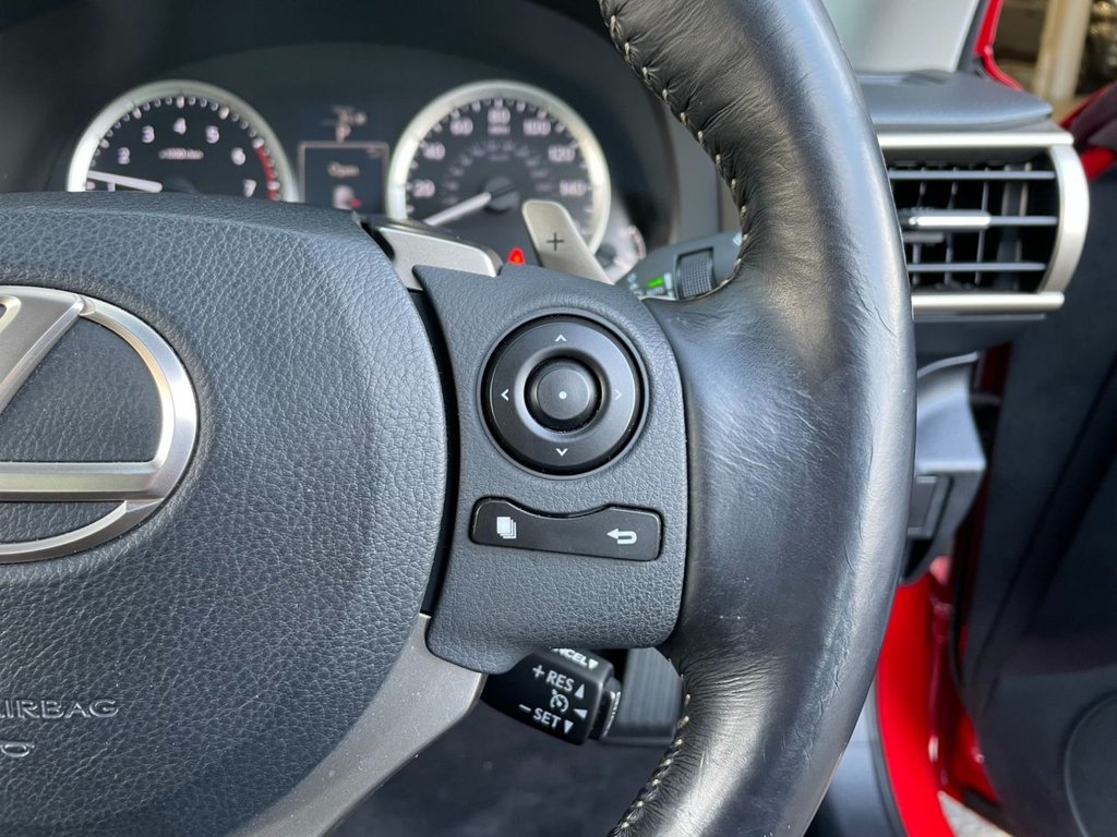 USED 2017 17 LEXUS IS 2.5 300H SPORT 4d 179 BHP 