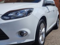 USED 2013 13 FORD FOCUS 1.6 ZETEC 5d 104 BHP VERY LOW MILES - PARKING SENSORS -  DAB DIGITAL RADIO - APRIL 2023 MOT