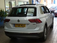 USED 2018 68 VOLKSWAGEN TIGUAN 2.0 SEL TDI 4MOTION DSG 5d 188 BHP SAT NAV PANORAMIC SUNROOF 4WD