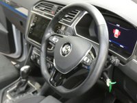 USED 2018 68 VOLKSWAGEN TIGUAN 2.0 SEL TDI 4MOTION DSG 5d 188 BHP SAT NAV PANORAMIC SUNROOF 4WD