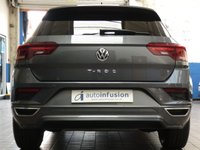 USED 2020 20 VOLKSWAGEN T-ROC 1.5 R-LINE TSI EVO DSG 5d 148 BHP STUNNING EXAMPLE SAT NAV PART LEATHER INTERIOR VW WARRANTY MAR 2023